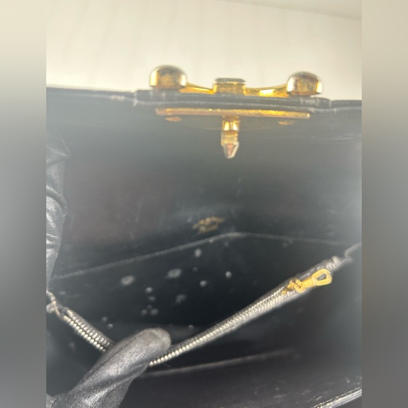 Gucci Black Leather Shoulder Bag with Gold Accent - Picture 12 of 14